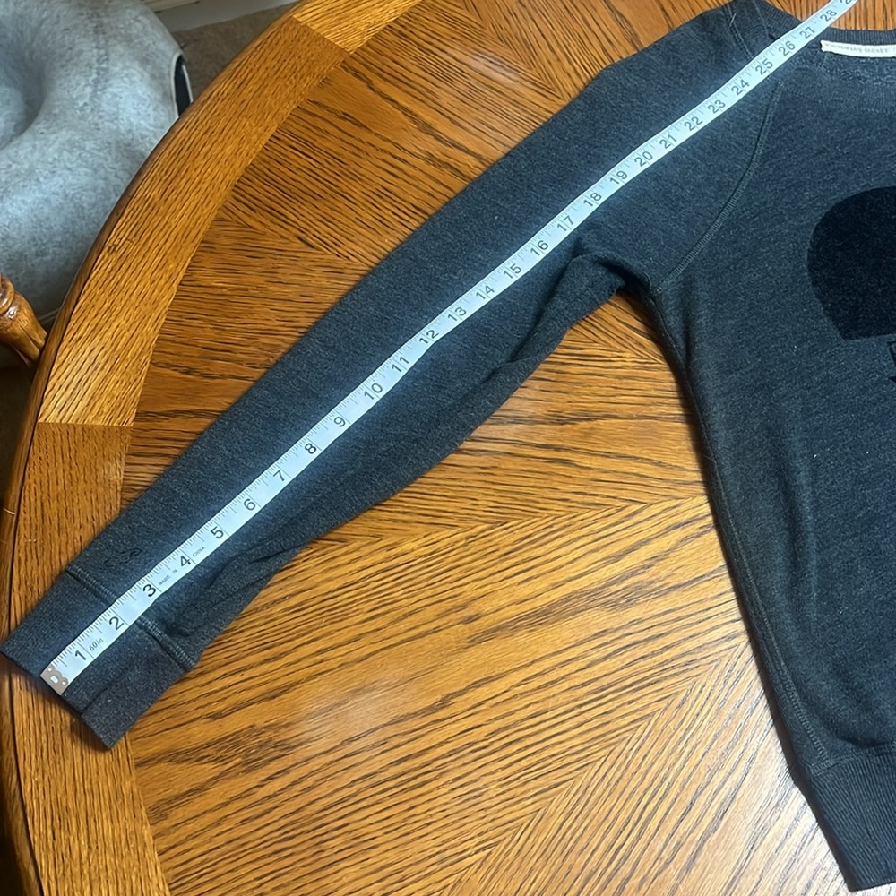 Victoria’s Secret • Velvet Heart VS Fashion Show 2014 Pullover Sweatshirt - Picture 8 of 8